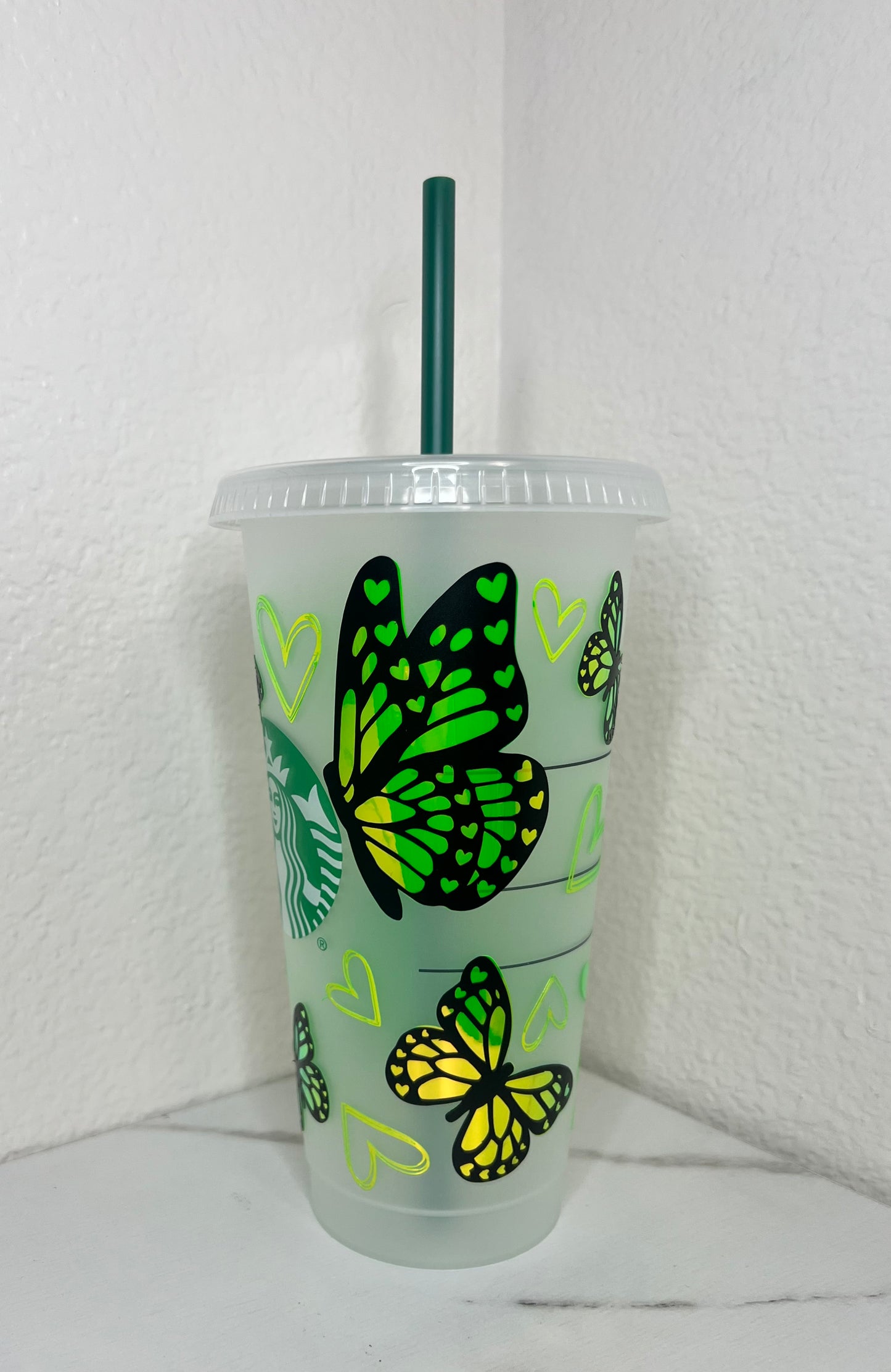 24 oz. Yellow Holographic Butterflies With Hearts Plastic Cup Set