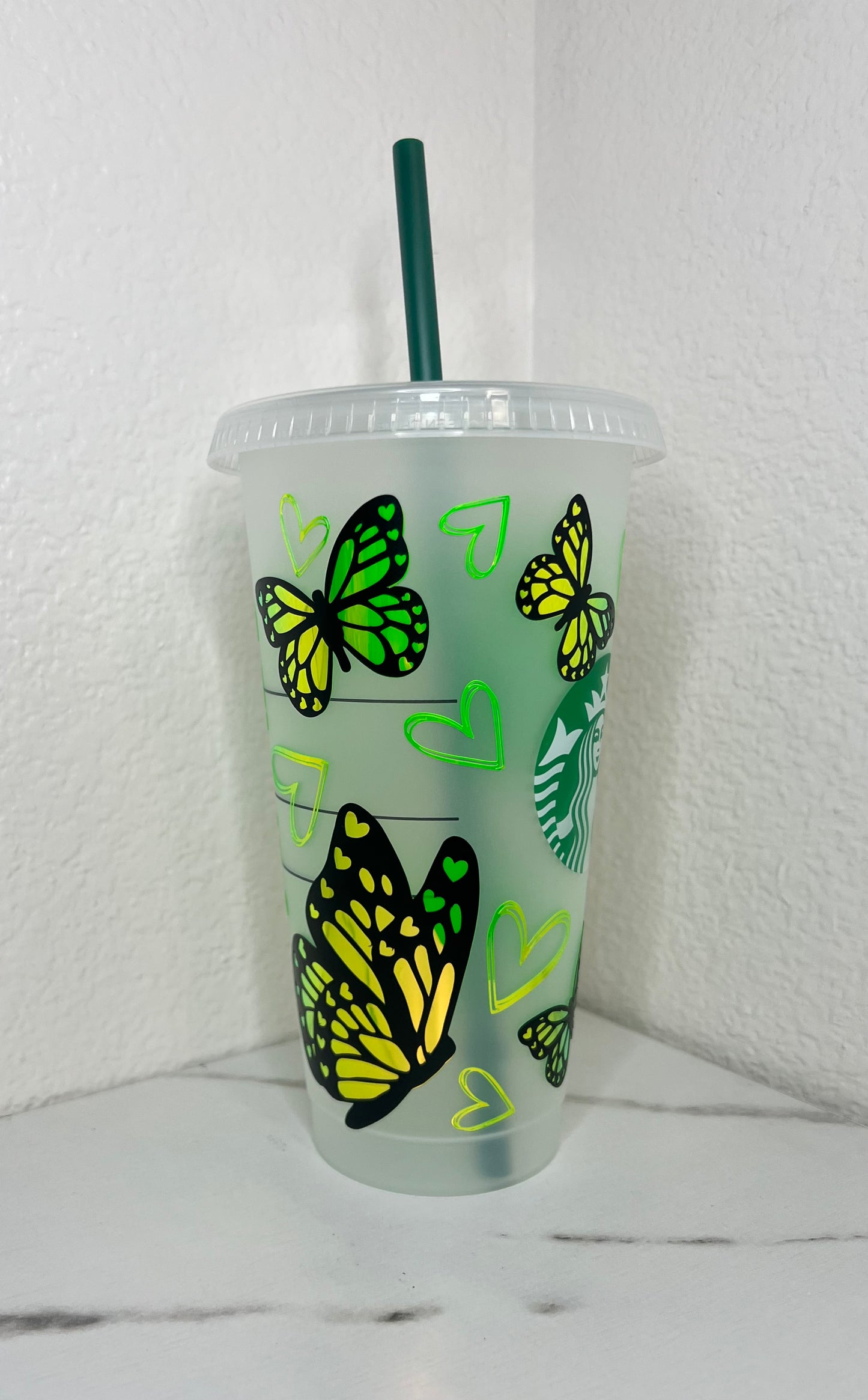 24 oz. Yellow Holographic Butterflies With Hearts Plastic Cup Set